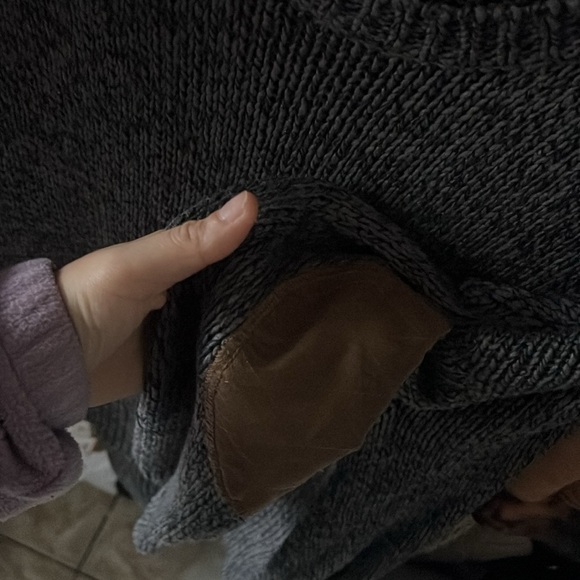 Sweater - Picture 3 of 3